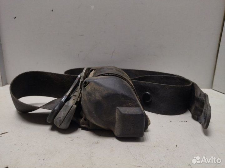 Ремень безопасности Volkswagen Transporter T4