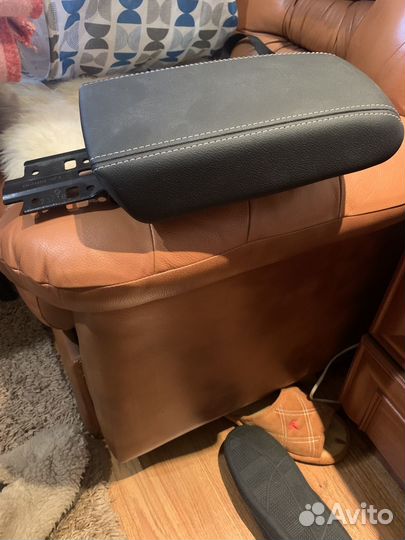 Подлокотник Рено