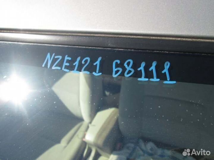 Лобовое стекло Toyota Corolla NZE121 1NZ-FE 2002/5