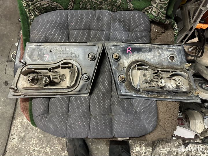 Фонарь крышки багажника Nissan Sunny FB14