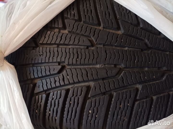 Nokian Tyres Hakkapeliitta R3 235/55 R17 103R
