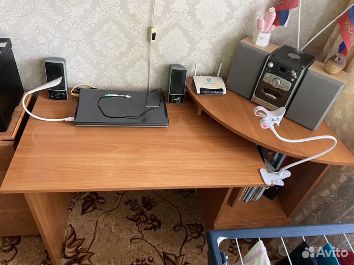 Письменный стол