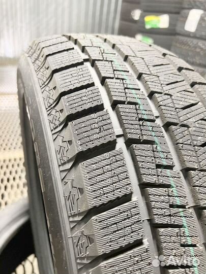 Kapsen SnowShoes AW33 275/45 R20 110U