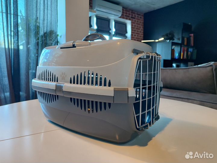 Переноска для кошек пластиковая
