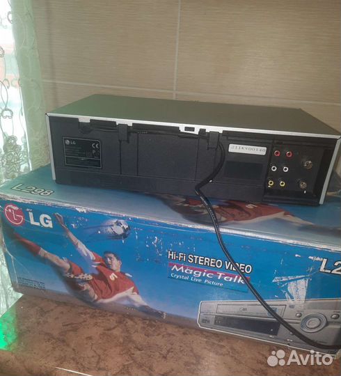 Видеомагнитофон LG