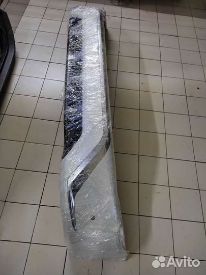 Накладка на передний бампер тойота ленд крузер