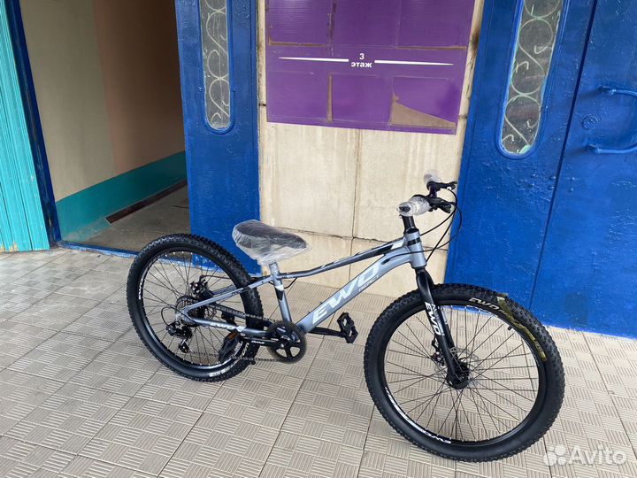 Новый алюминиевый велосипед 24д