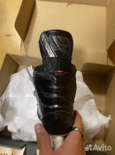 Коньки хоккейные