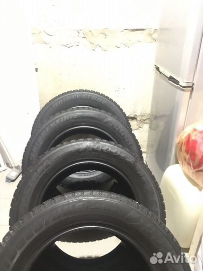 Bridgestone Ice Cruiser 7000 215/60 R16