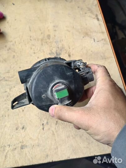 Противотуманная фара левая BMW 3 E90