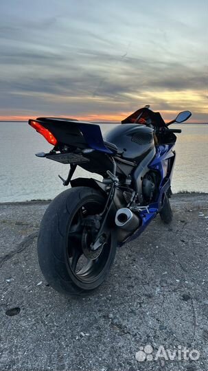 Yamaha R6