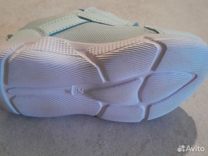 Кроссовки бирюзовые 26
