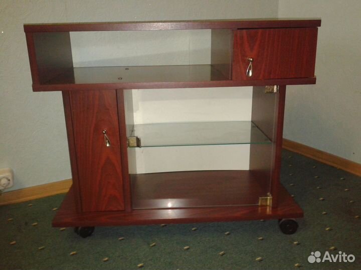 Тумба под аудио-видео аппаратуру