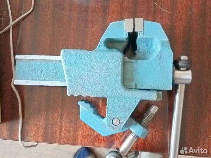 Тиски слесарные