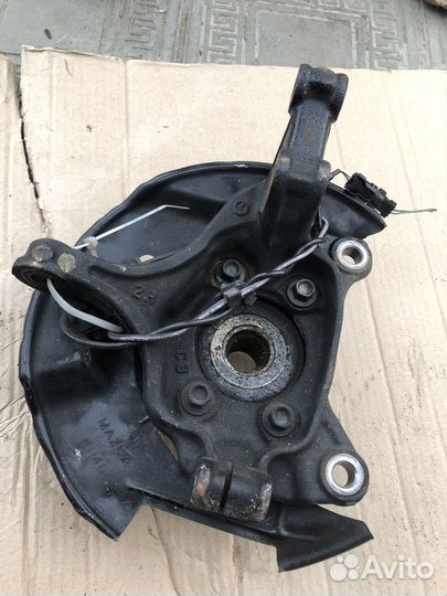 Поворотный кулак ступица левый мазда 3 bm бм