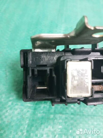 Блок предохранителей Toyota Prius 1798GA1