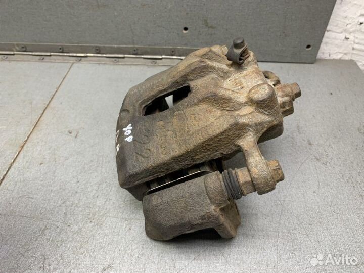 Суппорт передний правый Hyundai Solaris GI 1.4