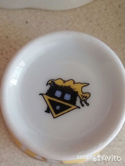 Чашки с блюдцеми для кофе