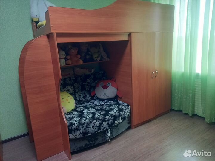 Двухярусная кровать