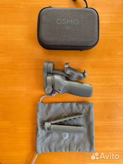 Стабилизатор для телефона DJI Osmo Mobile 3 Combo