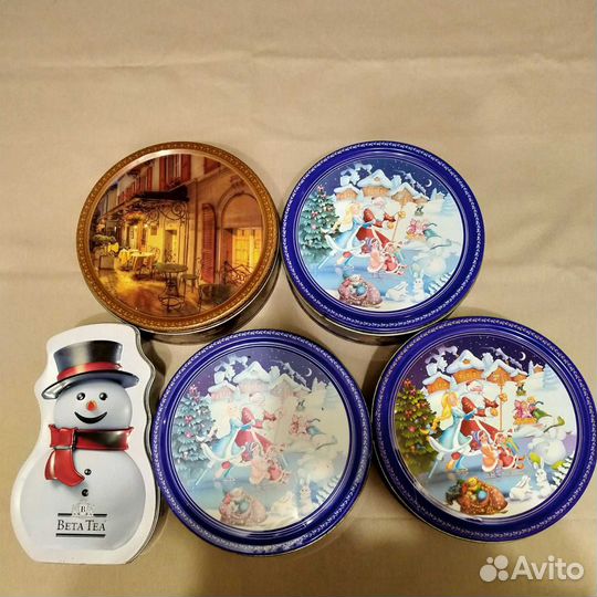 Жестяная коробка новогодняя