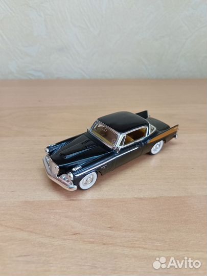 Модели автомобилей 1:43 Road Signature