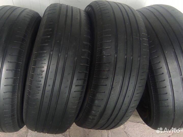 Yokohama BluEarth AE50 SUV 215/65 R17 99V