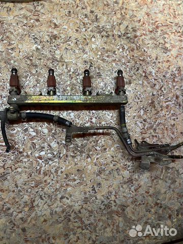 Топливная рампа Nissan Bluebird