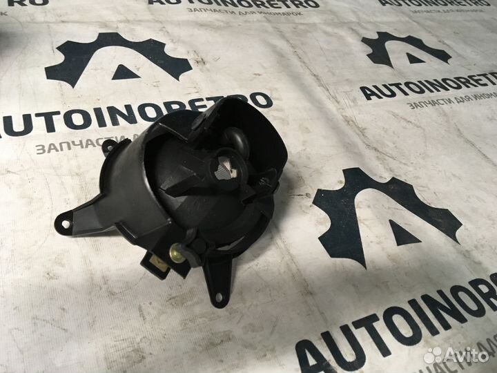 Фара противотуманная правая. Kia Spectra