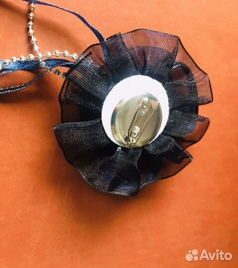 Украшение-брошь