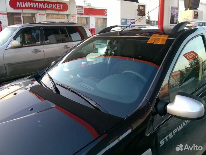 Лобовое стекло на Рено Сандеро