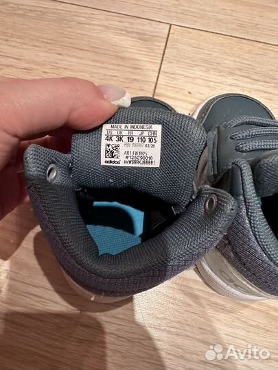 Кроссовки adidas 19