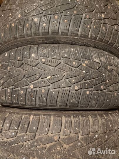 Nokian Tyres Hakkapeliitta 7 215/65 R16 102T