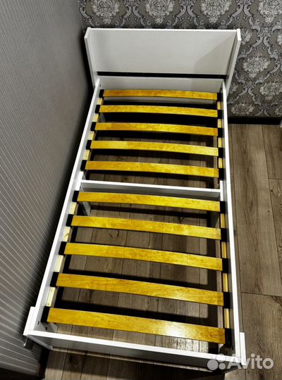 Кровать детская с матрасом