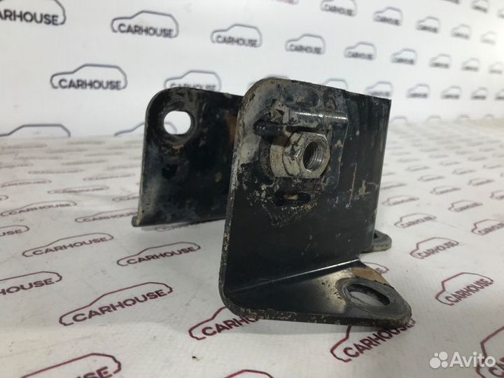 Кронштейн кпп Mazda Familia 1.5 2001