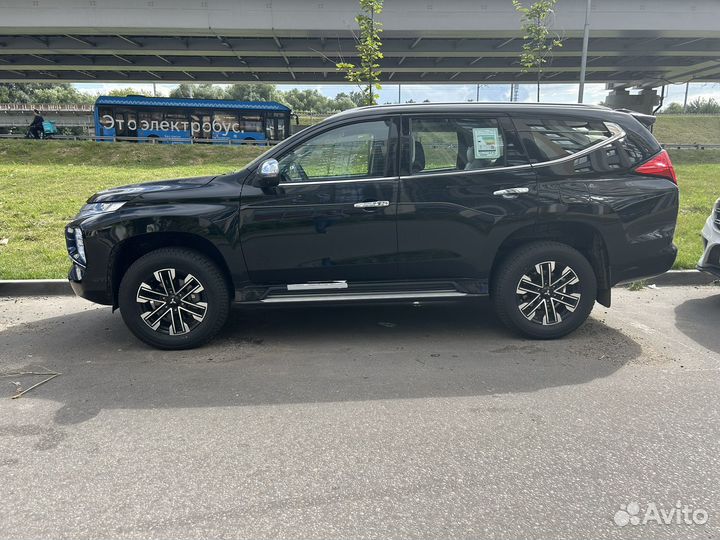 Mitsubishi Montero Sport 3.0 AT, 2023, 1 455 км