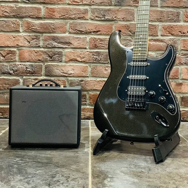 Электрогитара под Fender + Комбик (комплект)