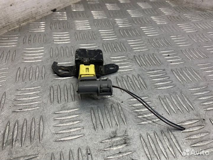 Датчик airbag передний правый Pontiac Vibe 1 1zzfe