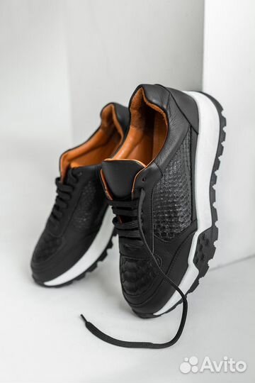 Женские кроссовки питон 39