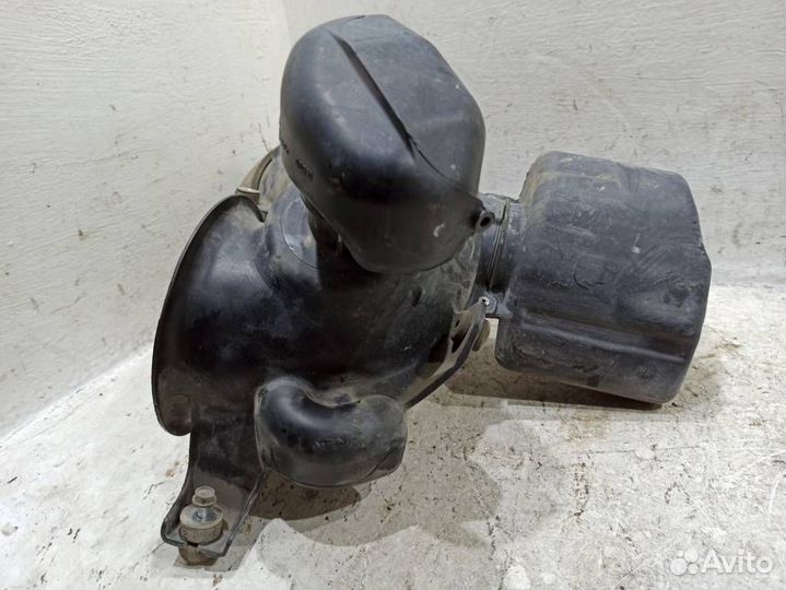 Резонатор воздушного фильтра