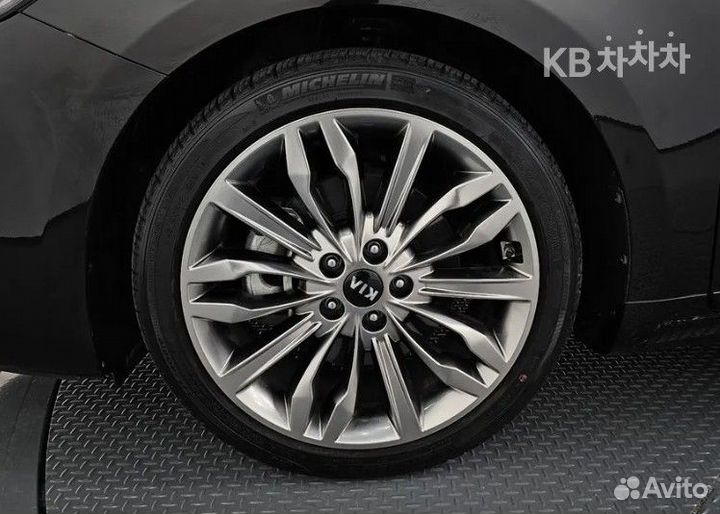 Kia K7 2.5 AT, 2019, битый, 17 000 км