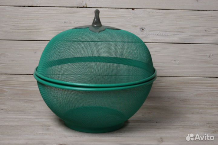 Фруктовница с защитной крышкой