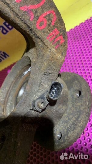 Кулак поворотный передний правый Volkswagen Transp