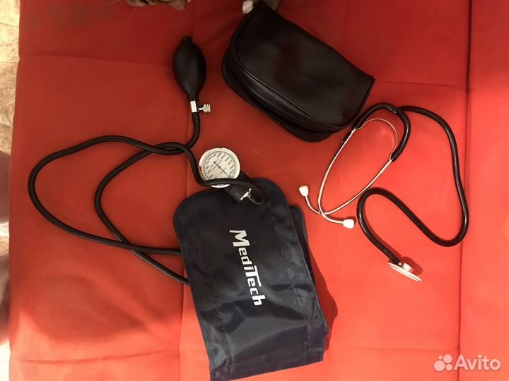 Тонометр ручной и фонендоскоп