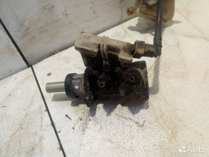 Главный тормозной цилиндр Ford Focus DNW 1999