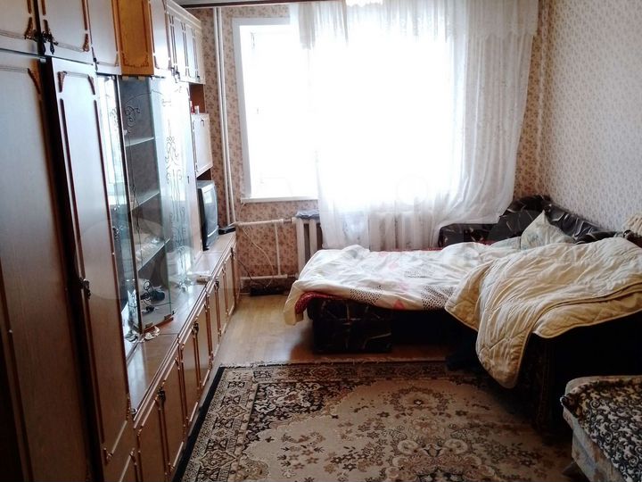 Доля в 2-к. квартире, 60 м², 15/15 эт.