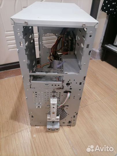 Все рабочие но не хвотает половмны дитялей