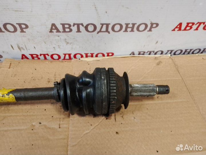 Полуось привод передний левый Hyundai Santa Fe 2.7