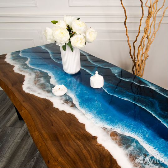 Производим столы из слэбов дерева и смолы