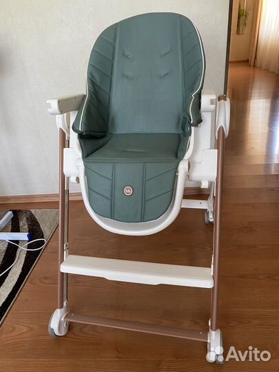 Стульчик для кормления hb